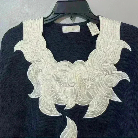 Apart Impressions Womens Size XL Wool Blend Navy Knit Appliqué Sweater Longline - Picture 2 of 9